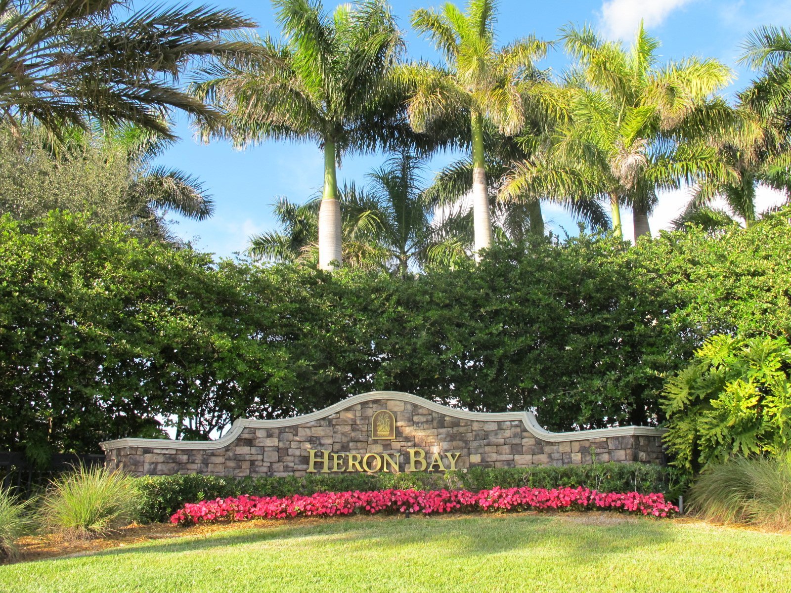 Heron Bay Homes entry sign